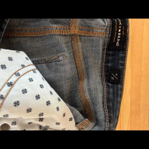 Lucky Brand Women's Mid Rise Bermuda Short size 4/27 - Picture 2 of 7